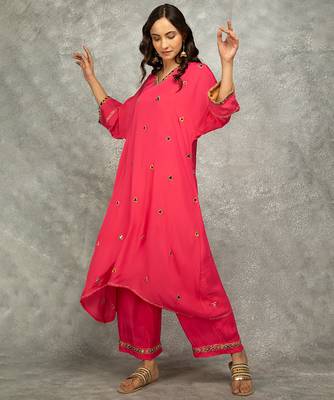 Fuchsia embroidered crepe kurta set 5