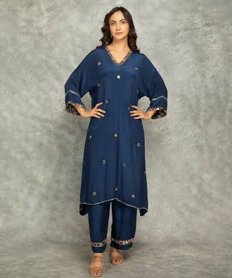 Blue embroidered crepe kurta set 1