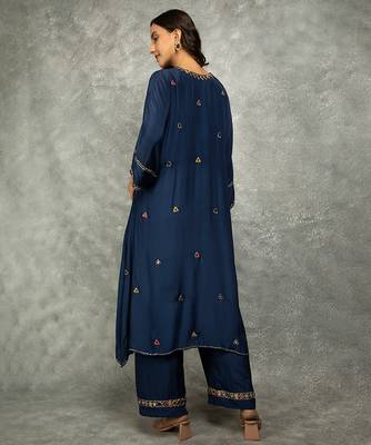 Blue embroidered crepe kurta set 3