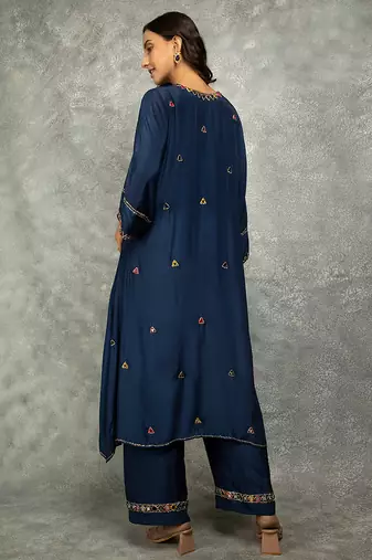 Blue embroidered crepe kurta set