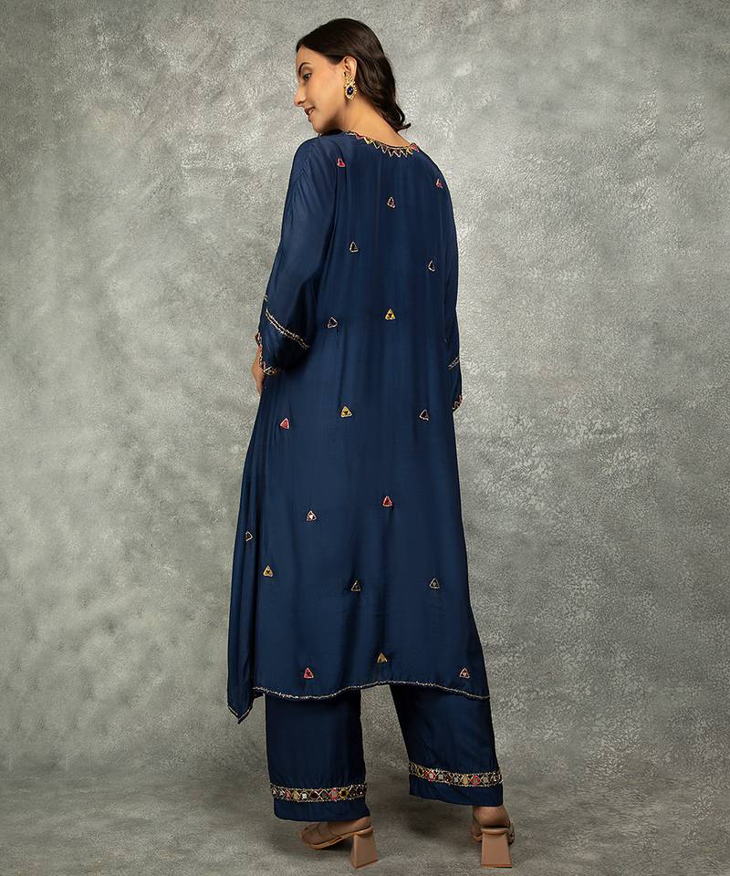 Blue embroidered crepe kurta set