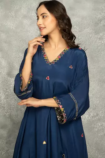 Blue embroidered crepe kurta set