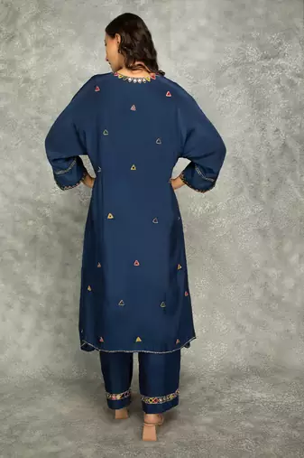 Blue embroidered crepe kurta set