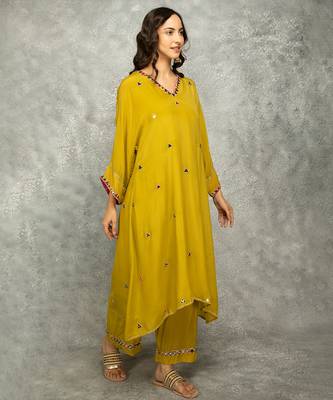 Mustard embroidered crepe kurta set 4