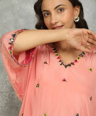Peach embroidered crepe kurta set 4