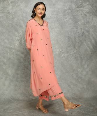Peach embroidered crepe kurta set 5