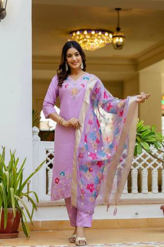 Women's Gorgeous Embroidery work Viscose Gadhwal Fabric Straight Kurta, Pant and Dupatta Set
