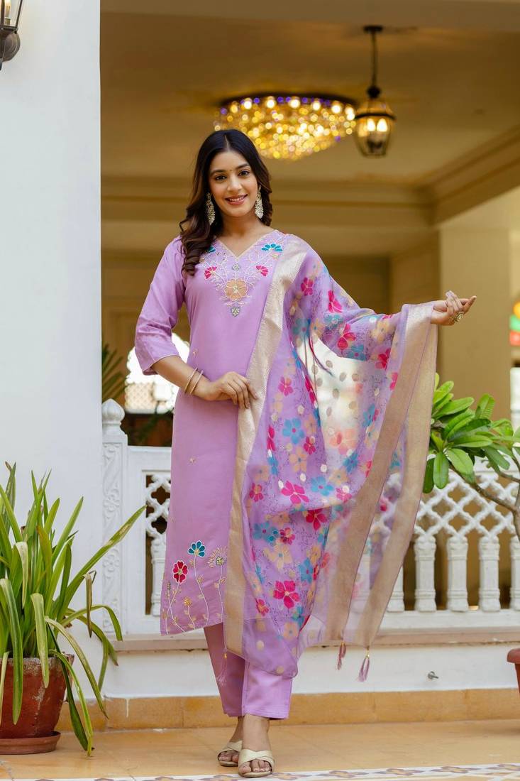 Women's Gorgeous Embroidery work Viscose Gadhwal Fabric Straight Kurta, Pant and Dupatta Set