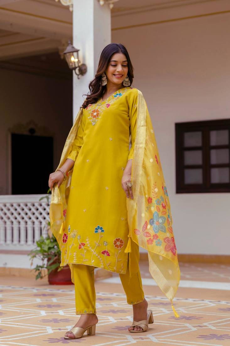 Women's Gorgeous Embroidery work Viscose Gadhwal Fabric Straight Kurta, Pant and Dupatta Set