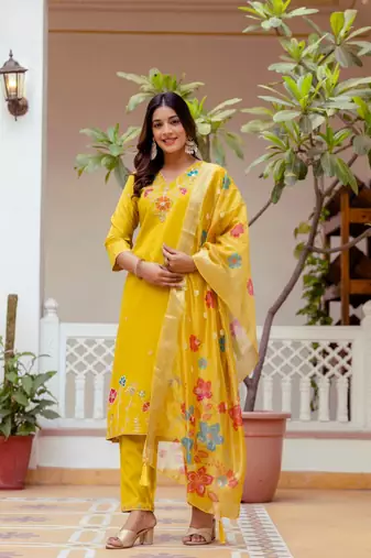 Women's Gorgeous Embroidery work Viscose Gadhwal Fabric Straight Kurta, Pant and Dupatta Set