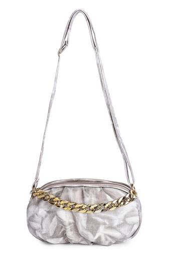 Veronly chain accent shoulder bag