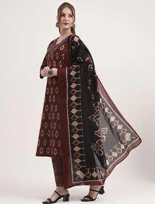 maroon pure cotton ethnic print a-line kurta trouser dupatta set 2