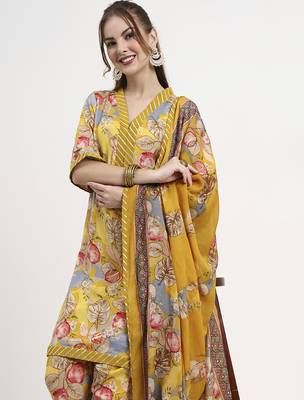 yellow lensing flare kurta dupatta set 5