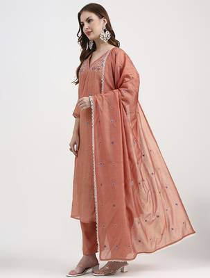 peach chanderi silk kantha work anarkali kurta trouser dupatta set 2
