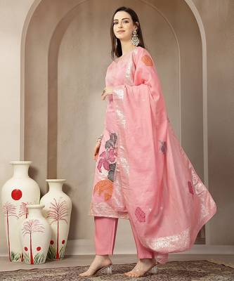 peach chanderi silk floral straight kurta trouser dupatta set 2