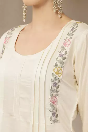 cream and pink chanderi silk embroidery straight kurta trouser dupatta se
