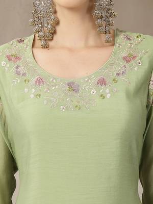green mul chanderi silk embroidery a-line kurta trouser dupatta set 4