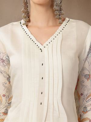 mul chanderi cream kurta dupatt pant set 4