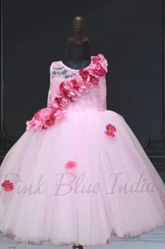 Stylish back with big bow party dress