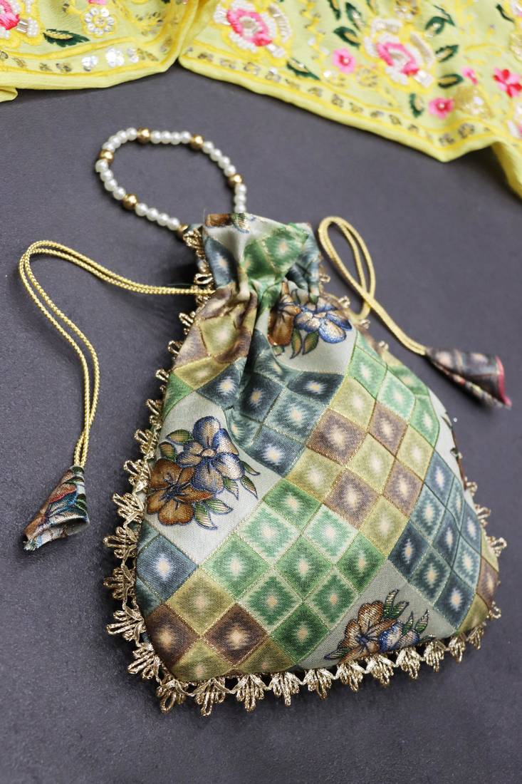 Pista  weaving with prints work  designer batwa