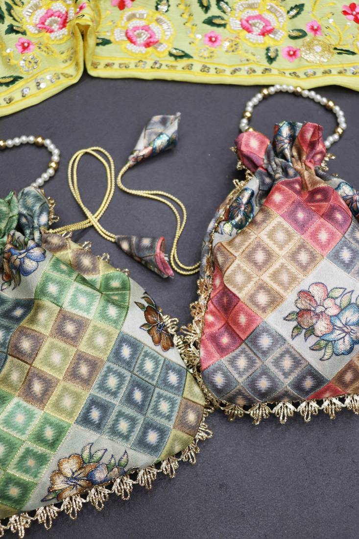 Pista  weaving with prints work  designer batwa