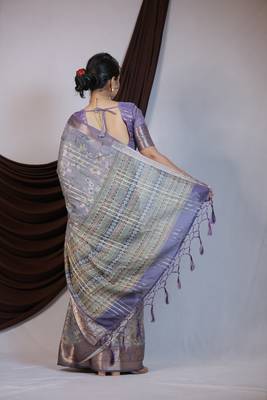 green floral print zari woven border crepe saree with unstiched blouse piece 4