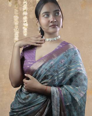 turquoise floral print zari woven border crepe saree with unstiched blouse piece 2
