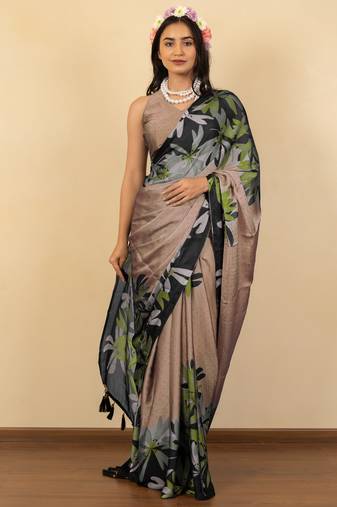 peach floral print chiffon saree with unstiched blouse piece