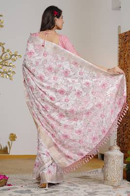 pink floral print zari woven border silk blend saree with unstiched blouse piece 4