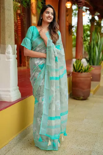 peach floral print zari woven border cotton blend saree with unstiched blouse piece