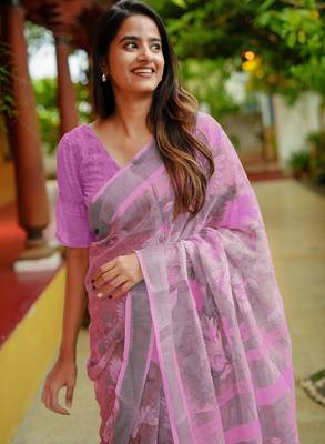 lavender floral print zari woven border cotton blend saree with unstiched blouse piece 5