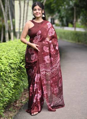 maroon floral print chiffon saree with unstiched blouse piece 1
