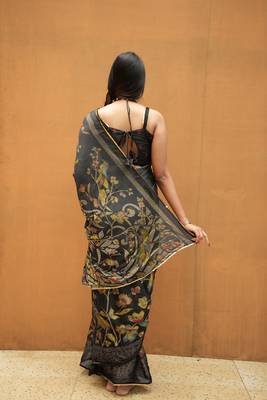 black floral foil print lace border chiffon saree with unstiched blouse piece 4