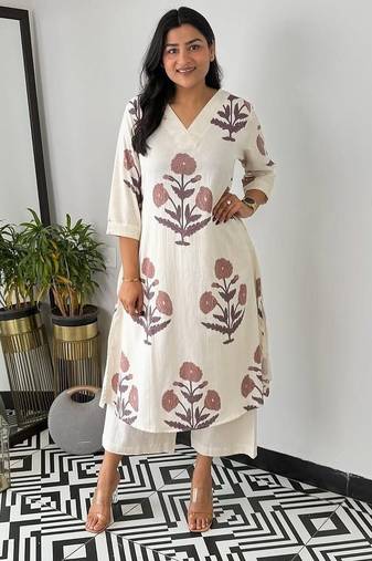Floral printed black v neck pure cotton kurta with trouser