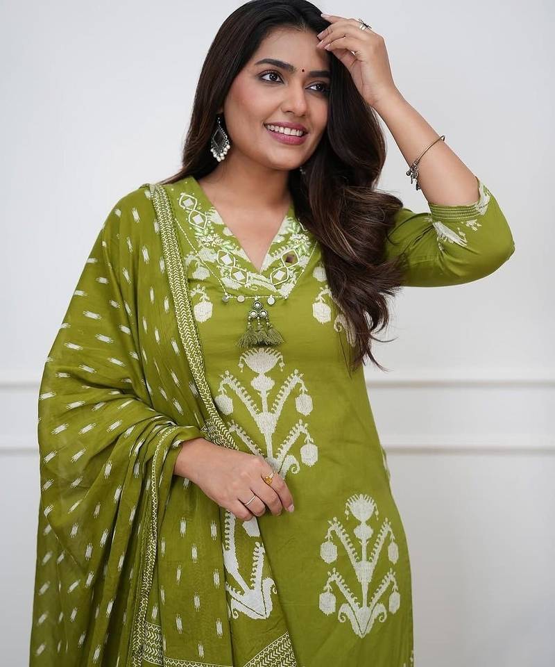 Floral embroidered green v-neck pure cotton kurta with trouser with dupatta