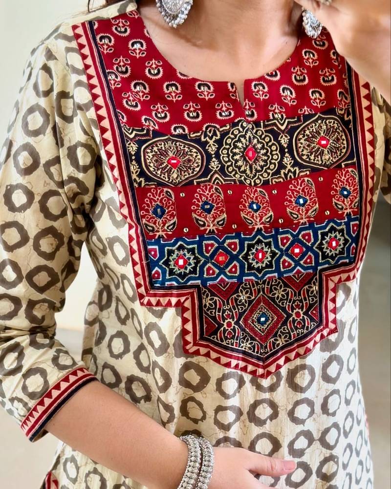 Floral embroidered white round neck silk kurta with trouser with dupatta