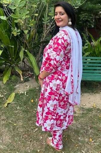 Women's cotton blend  floral printed kurta & pant with dupatta