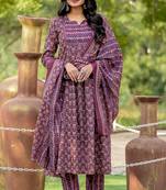 Women's cotton blend jaipuri printed kurta & pant with dupatta