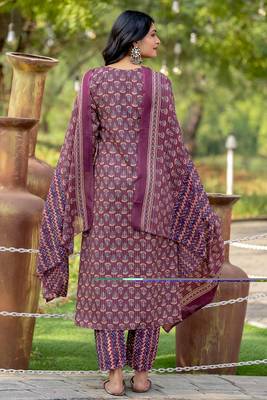 Women's cotton blend jaipuri printed kurta & pant with dupatta 2