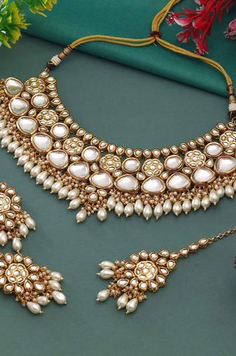 White color back side meena work kundan necklace set