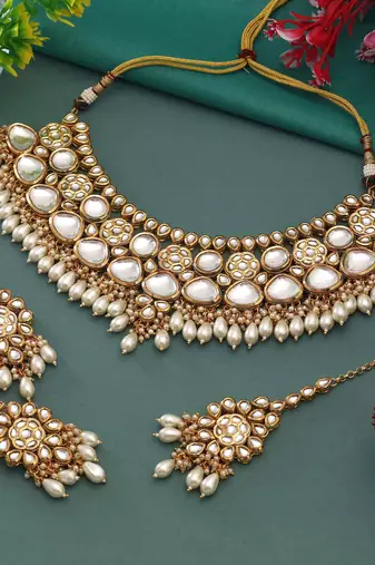 White color back side meena work kundan necklace set