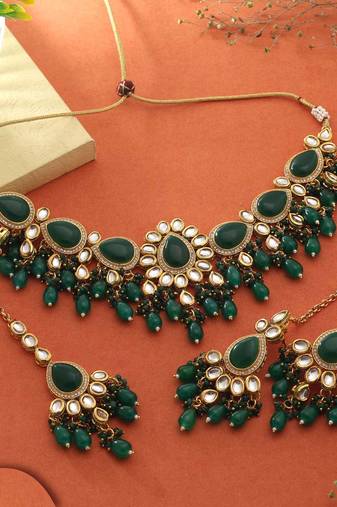 Green color kundan necklace set
