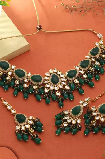 Green color kundan necklace set
