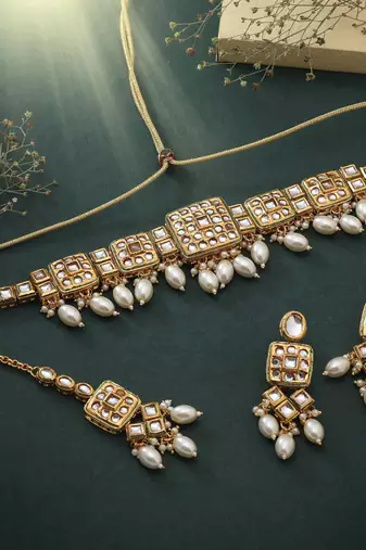 White color choker back side meena work kundan necklace set