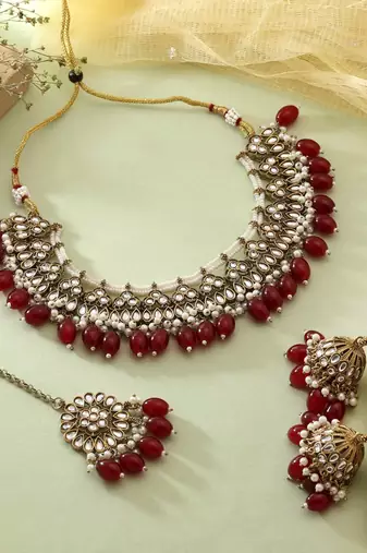 Maroon color kundan necklace set