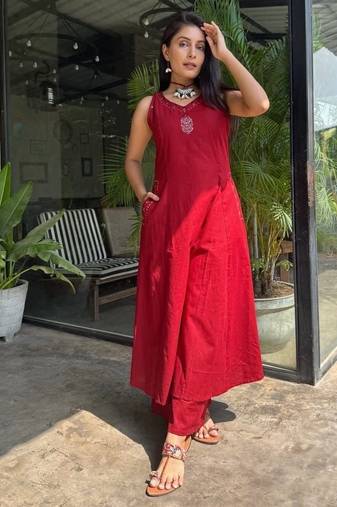 Floral embroidered red round neck pure cotton kurta with trouser
