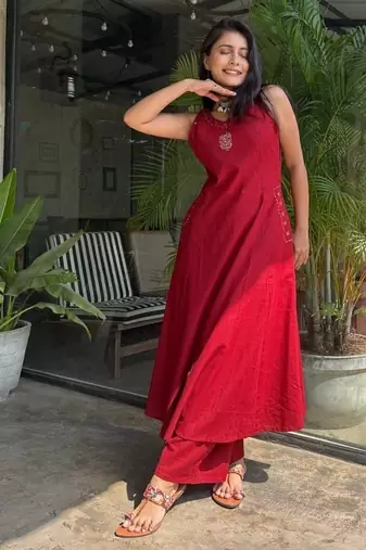 Floral embroidered red round neck pure cotton kurta with trouser