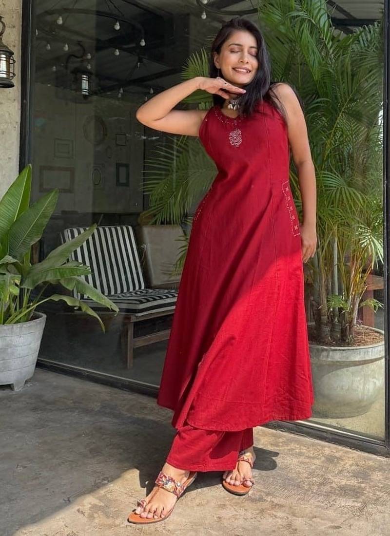 Floral embroidered red round neck pure cotton kurta with trouser