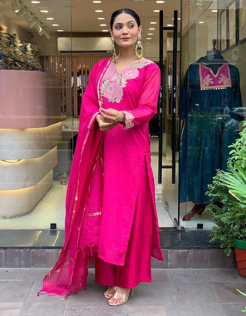 Floral embroidered pink round neck pure cotton kurta with trouser & dupatta set