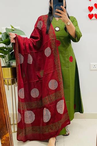 Floral embroidered green round neck pure cotton kurta with trouser & dupatta set